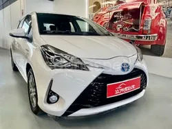 Blanco Usado 2018 Toyota Yaris Hybrid Active Berlina | 10.800 €