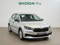 Gris Usado 2024 Skoda Fabia Essence Utilitario | 15.500 € (Precio justo)