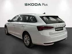 Blanco Usado 2025 Skoda Octavia Selection Familiar | 28.500 € (Super precio)