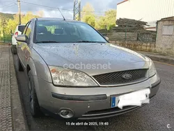 Beige Usado 2003 Ford Mondeo Trend Berlina | 1700 € (Buen precio)