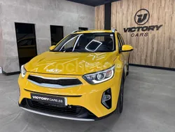 Amarillo Usado 2023 Kia Stonic SUV | 15.995 € (Precio justo)
