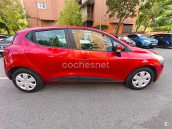 Rojo Usado 2013 Renault Clio IV Expression Berlina | 8350 € (Caro)