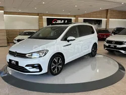Blanco Usado 2021 VW Touran Sportline Monovolumen | 36.990 €