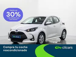 Blanco Usado 2021 Toyota Yaris Hybrid Business Edition Berlina | 17.990 € (Precio justo)
