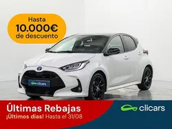 Rojo Usado 2023 Toyota Yaris Hybrid Plus Berlina | 21.490 € (Precio justo)