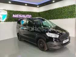 Negro Usado 2017 Ford Tourneo Courier Ambiente Monovolumen | 10.499 € (Precio justo)