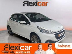 Blanco Usado 2018 Peugeot 208 Signature Sky Utilitario | 7990 € (Precio justo)