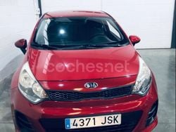 Granate Usado 2016 Kia Rio Berlina | 8150 € (Precio justo)