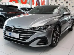 Gris / plata Usado 2023 VW Arteon R-line Berlina | 36.500 € (Precio justo)