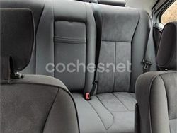 Azul Usado 2001 Mercedes E200 Elegance Berlina | 650 €