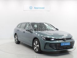Verde Usado 2024 VW Passat Business Familiar | 36.400 € (Buen precio)