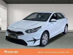 Blanco Usado 2023 Kia Ceed Utilitario | 19.160 € (Un poco caro)