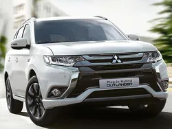Blanco Usado 2017 Mitsubishi Outlander P-HEV SUV | 17.390 € (Precio justo)