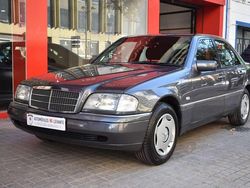 Gris Usado 1996 Mercedes C200 Elegance Berlina | 6990 €