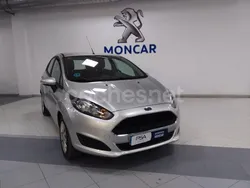 Gris / plata Usado 2016 Ford Fiesta Trend Utilitario | 8400 € (Precio justo)