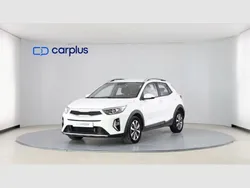 Clear white (sólido) Usado 2022 Kia Stonic SUV | 17.290 € (Precio justo)