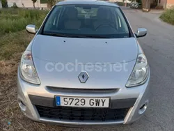 Gris / plata Usado 2010 Renault Clio II Berlina | 2700 € (Precio justo)