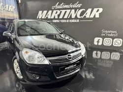 Negro Usado 2011 Opel Astra Edition Berlina | 4400 € (Precio justo)
