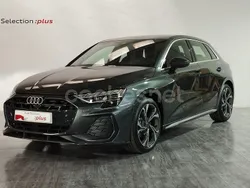 Gris / plata Usado 2024 Audi A3 Sportback S-Line Berlina | 37.500 € (Caro)