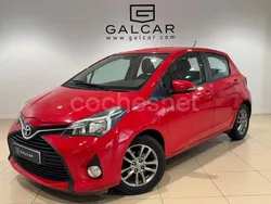 Rojo Usado 2015 Toyota Yaris Live Berlina | 10.900 € (Precio justo)