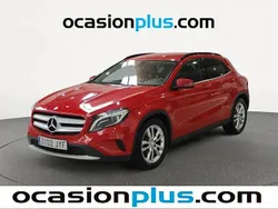 Rojo Usado 2017 Mercedes GLA200 Urban SUV | 19.450 € (Precio justo)