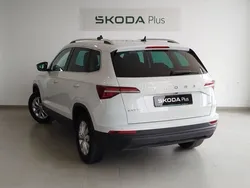 Blanco Usado 2022 Skoda Karoq Ambition SUV | 28.900 € (Un poco caro)