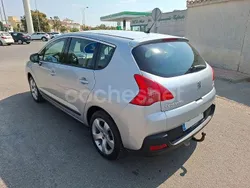 Gris / plata Usado 2012 Peugeot 3008 Access Berlina | 6499 € (Buen precio)
