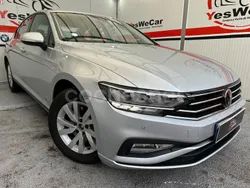 Gris / plata Usado 2021 VW Passat Business Berlina | 16.490 € (Precio justo)