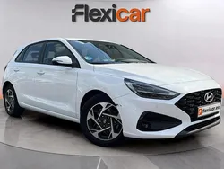 Blanco Usado 2024 Hyundai i30 Berlina | 18.990 € (Precio justo)