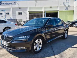 Negro Usado 2018 Skoda Superb Ambition Berlina | 15.900 € (Precio justo)
