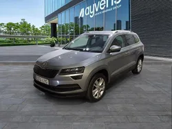 Gris Usado 2022 Skoda Karoq Ambition SUV | 23.300 € (Precio justo)