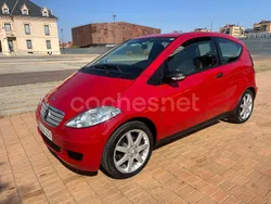 Rojo Usado 2008 Mercedes A150 Avantgarde Berlina | 4800 € (Precio justo)