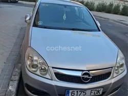 Gris / plata Usado 2006 Opel Vectra Elegance Berlina | 2000 € (Precio justo)
