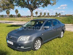 Gris / plata Usado 2004 Toyota Avensis Sol Berlina | 3299 € (Precio justo)