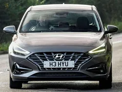 Azul Usado 2010 Hyundai i30 Comfort Utilitario | 7990 € (Un poco caro)