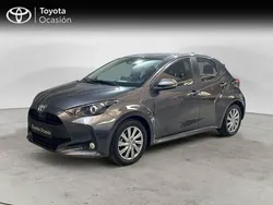 Gris Usado 2024 Toyota Yaris Hybrid Active | 22.750 € (Precio justo)