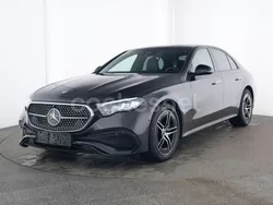 Gris / plata Usado 2024 Mercedes E220 Berlina | 54.890 € (Super precio)