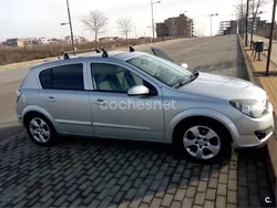 Gris / plata Usado 2006 Opel Astra Enjoy Berlina | 3600 € (Un poco caro)