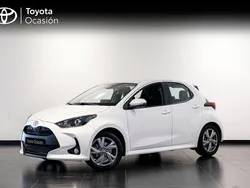 Blanco Usado 2024 Toyota Yaris Hybrid Active Berlina | 22.900 € (Precio justo)