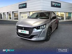 Gris Usado 2023 Peugeot e-208 GT Utilitario | 24.790 € (Precio justo)