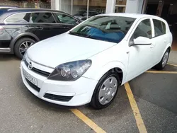 Blanco Usado 2004 Opel Astra Club Berlina | 4200 € (Precio justo)