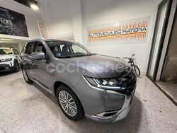 Gris / plata Usado 2019 Mitsubishi Outlander P-HEV Motion SUV | 27.900 €