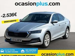 Plateado Usado 2024 Skoda Octavia Selection Utilitario | 25.364 € (Caro)
