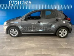 Gris / plata Usado 2021 Toyota Yaris Hybrid Active Berlina | 17.500 € (Precio justo)