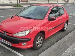 Rojo Usado 2002 Peugeot 206 Berlina | 2500 € (Precio justo)