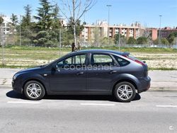 Gris / plata Usado 2005 Ford Focus Ghia Berlina | 4700 € (Precio justo)
