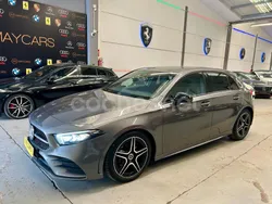 Gris / plata Usado 2019 Mercedes A180 Berlina | 24.990 € (Caro)