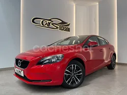 Rojo Usado 2017 Volvo V40 Momentum Familiar | 10.999 € (Precio justo)