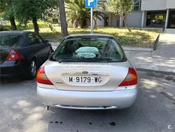 Gris / plata Usado 2000 Ford Mondeo Familiar | 800 €