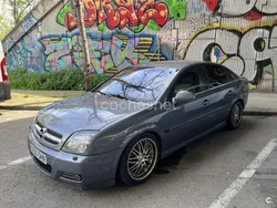 Gris / plata Usado 2005 Opel Vectra GTS Elegance Berlina | 4390 €